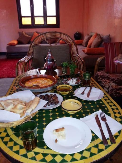 La Maison d'Hôtes Les Grôttes Ait Benhaddou Extérieur photo
